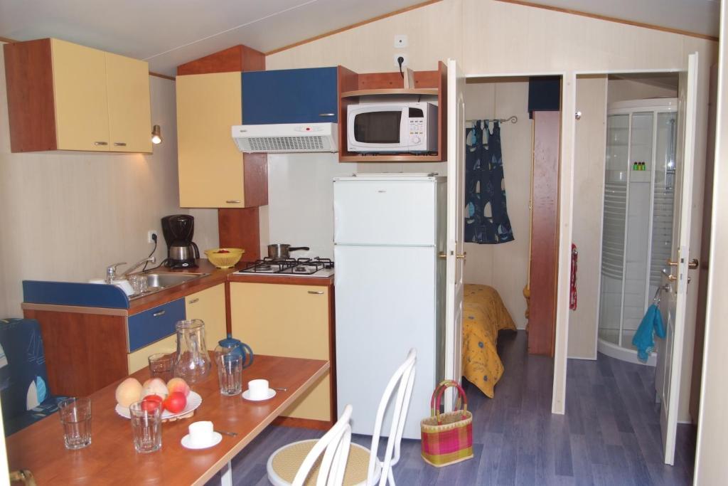 Camping Les Palmiers Єр Номер фото